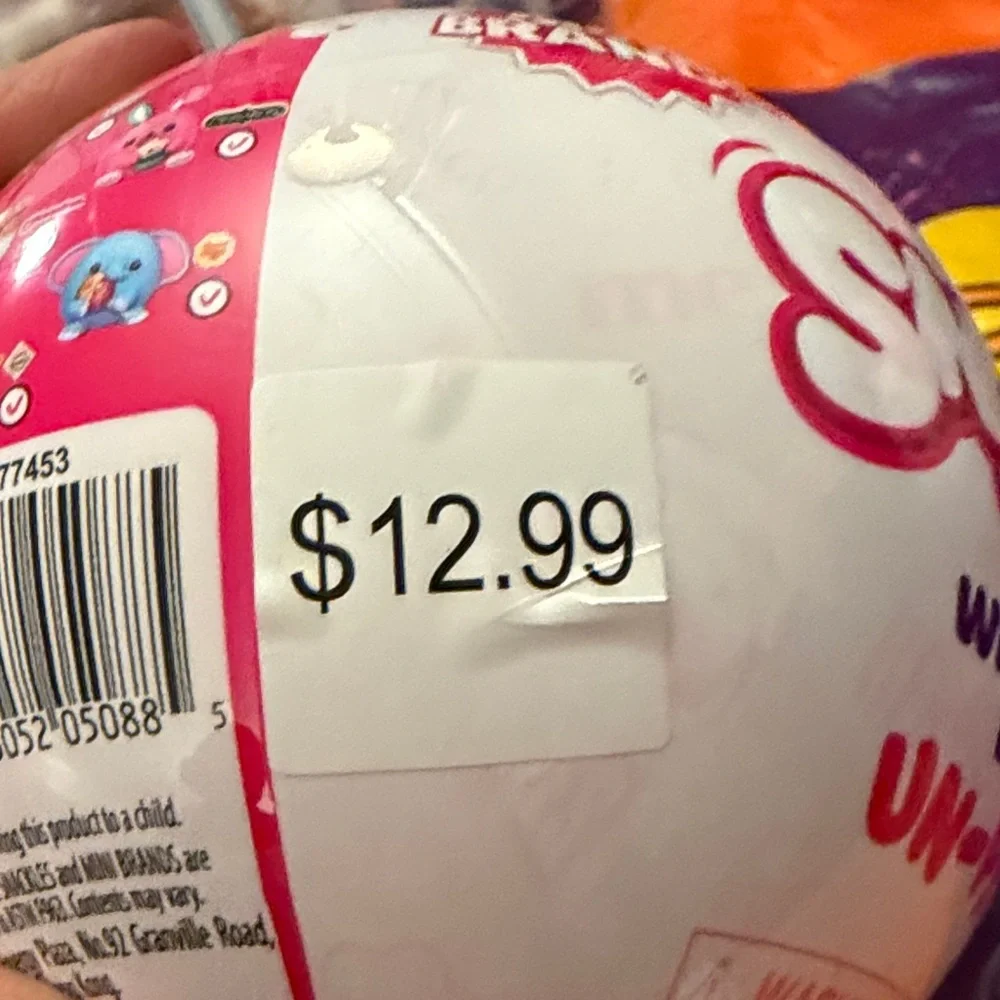 Two Zuru Snackles Party Favor Ball - Pink and White
